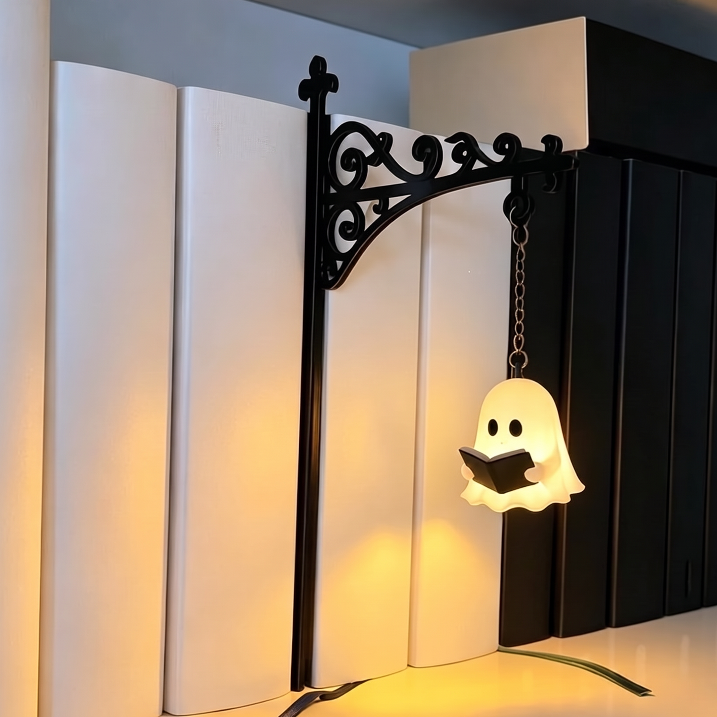 Mini Bookshelf Lamp for Cosy Reading Corners